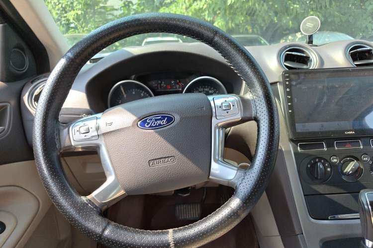 Used Ford Mondeo 2013 2.3L Fashion Edition Steering Wheel