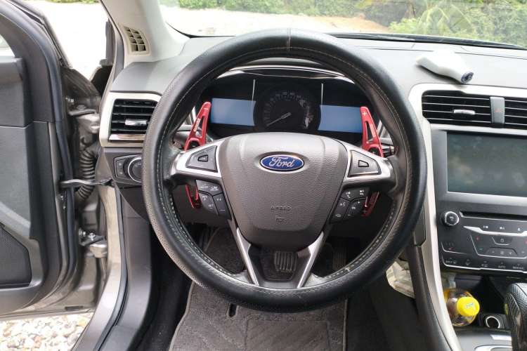 Used Ford Mondeo 2013 2.0L GTDi 200 Luxury Model Steering Wheel