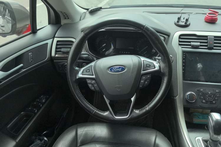 Used Ford Mondeo 2013 2.0L GTDi 200 Fashion Edition Steering Wheel