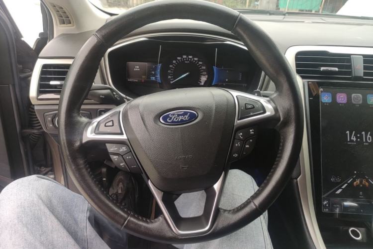 Used Ford Mondeo 2013 2.0L GTDi 200 Luxury Model Steering Wheel