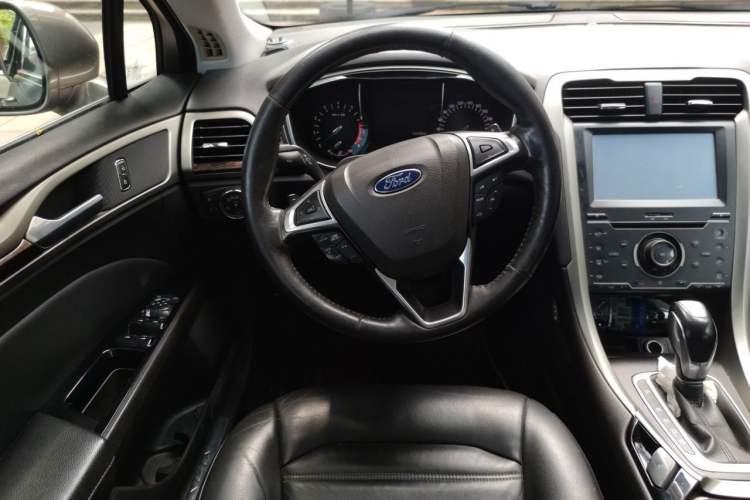 Used Ford Mondeo 2013 2.0L GTDi 200 Fashion Edition Steering Wheel