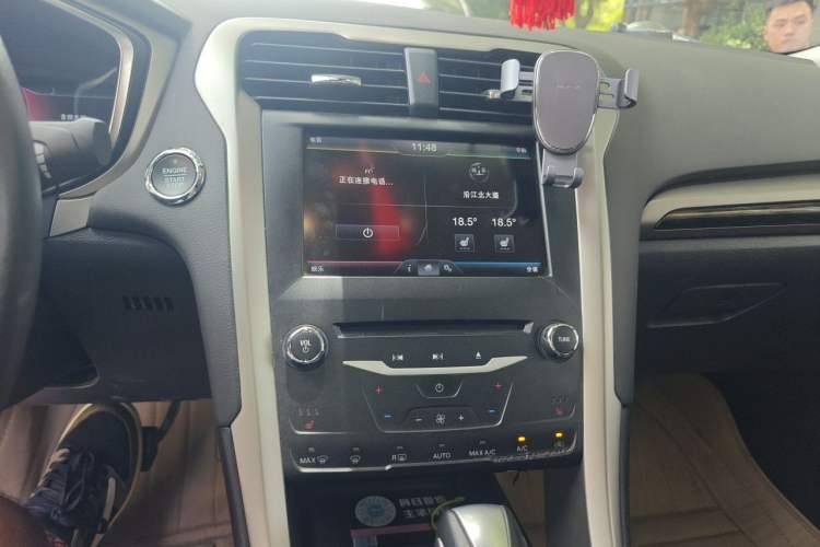Used Ford Mondeo 2013 2.0L GTDi 200 Luxury Model Audio And AC Panel