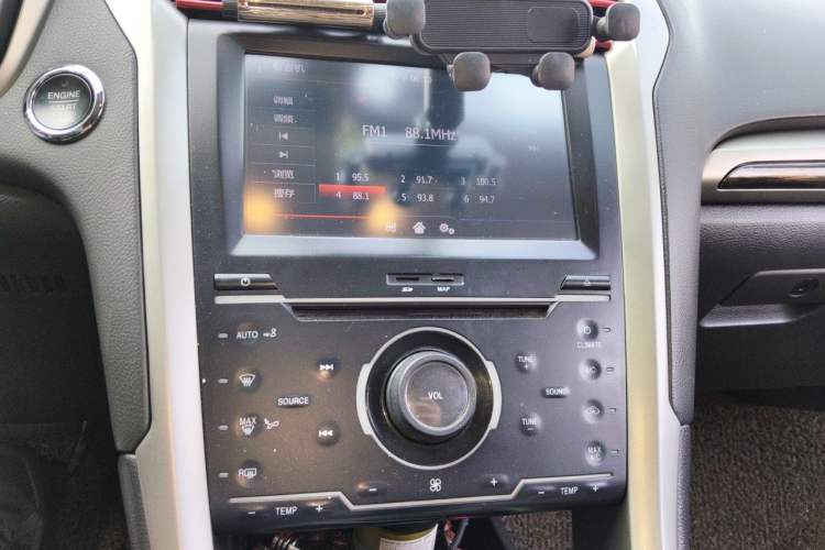 Used Ford Mondeo 2013 2.0L GTDi 200 Fashion Edition Audio And AC Panel