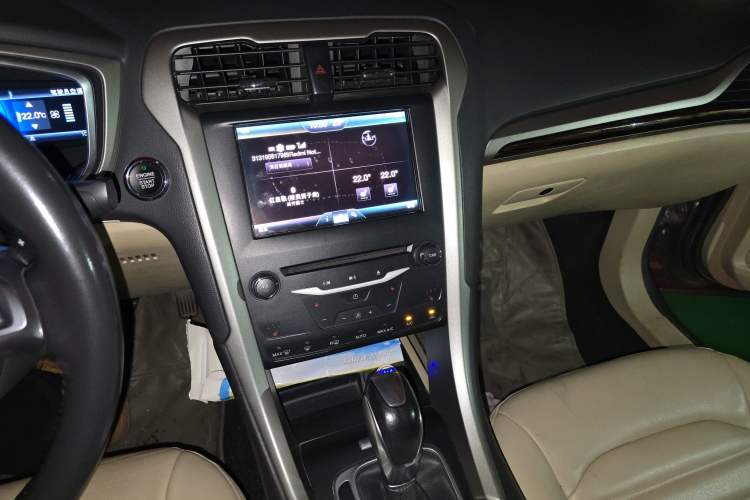 Used Ford Mondeo 2013 2.0L GTDi 200 Luxury Model Audio And AC Panel