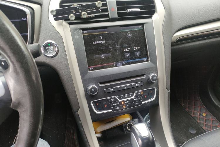 Used Ford Mondeo 2013 2.0L GTDi 200 Luxury Model Audio And AC Panel