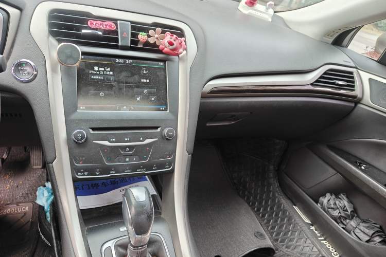 Used Ford Mondeo 2013 2.0L GTDi 200 Luxury Model Audio And AC Panel