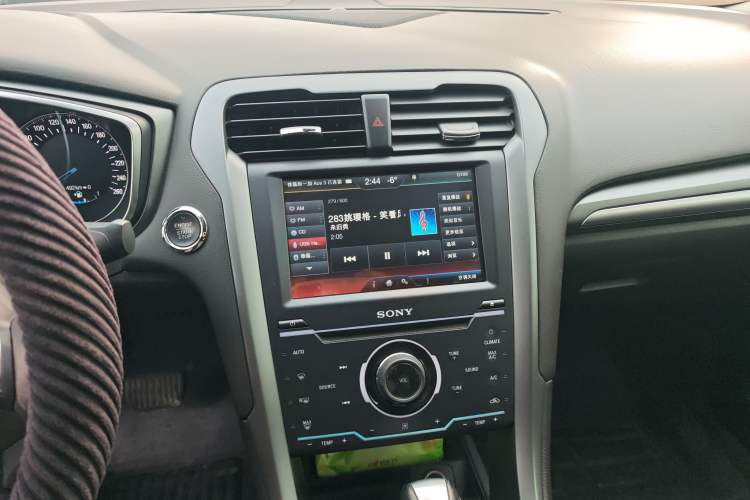 Used Ford Mondeo 2013 2.0L GTDi240 Luxury Sport Model Audio And AC Panel