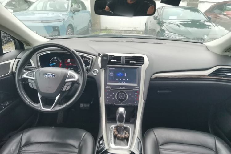 Used Ford Mondeo 2013 2.0L GTDi 200 Fashion Edition Center Console