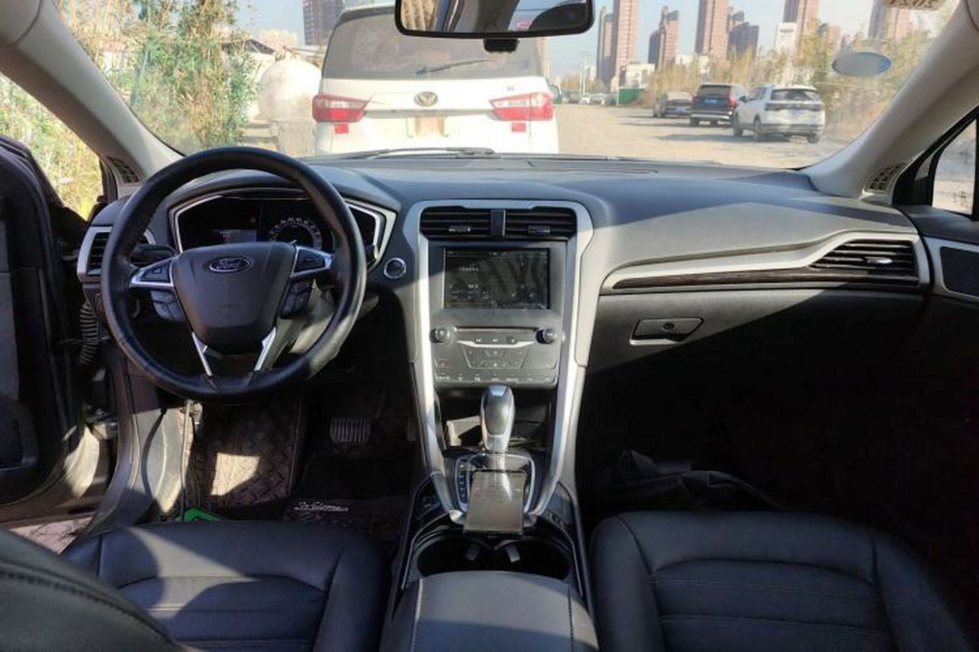 Used Ford Mondeo 2013 2.0L GTDi 200 Luxury Model Center Console