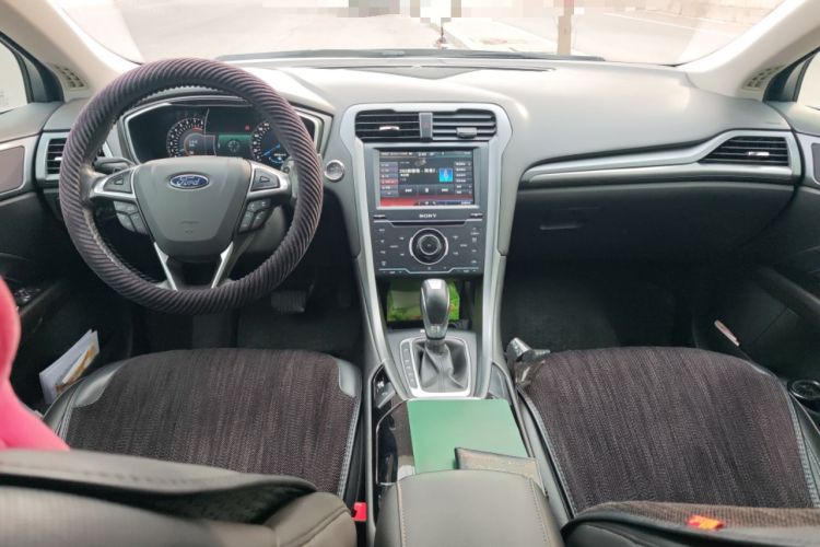 Used Ford Mondeo 2013 2.0L GTDi240 Luxury Sport Model Center Console