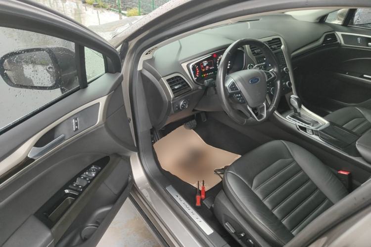 Used Ford Mondeo 2013 2.0L GTDi 200 Fashion Edition Driver Seat