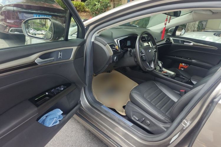 Used Ford Mondeo 2013 2.0L GTDi 200 Luxury Model Driver Seat