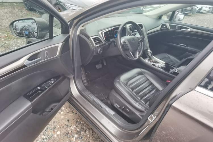 Used Ford Mondeo 2013 2.0L GTDi 200 Fashion Edition Driver Seat