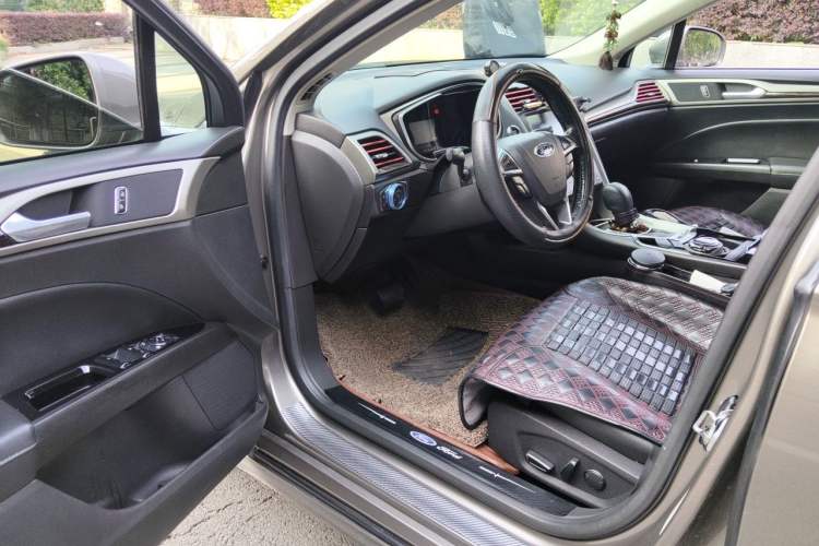 Used Ford Mondeo 2013 2.0L GTDi 200 Fashion Edition Driver Seat