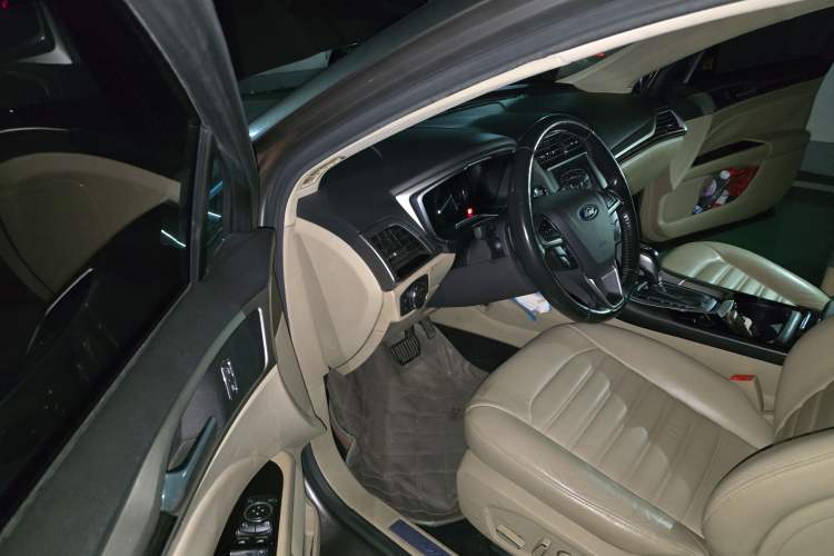 Used Ford Mondeo 2013 2.0L GTDi 200 Luxury Model Driver Seat