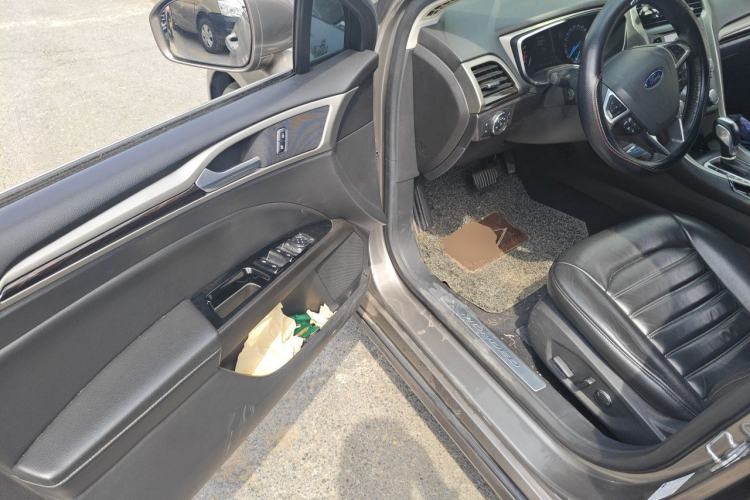 Used Ford Mondeo 2013 2.0L GTDi 200 Fashion Edition Driver Seat
