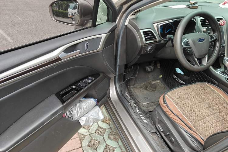 Used Ford Mondeo 2013 2.0L GTDi 200 Luxury Model Driver Seat