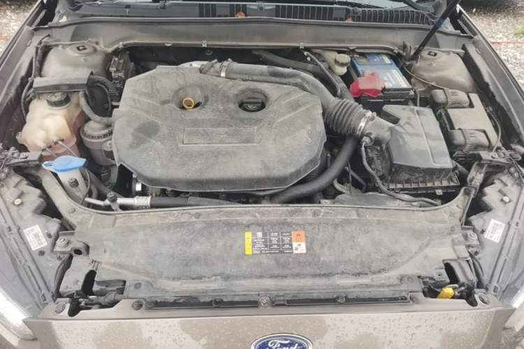 Used Ford Mondeo 2013 2.0L GTDi 200 Fashion Edition Engine Bay