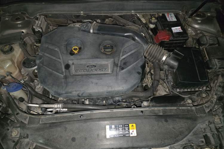 Used Ford Mondeo 2013 2.0L GTDi 200 Luxury Model Engine Bay
