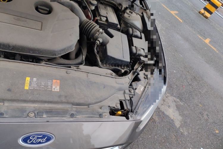 Used Ford Mondeo 2013 2.0L GTDi 200 Fashion Edition Engine Bay Left