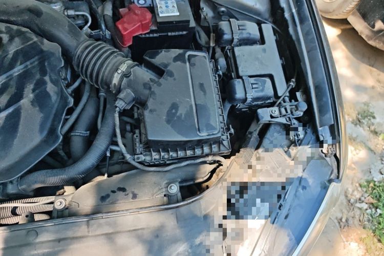 Used Ford Mondeo 2013 2.0L GTDi240 Luxury Sport Model Engine Bay Left