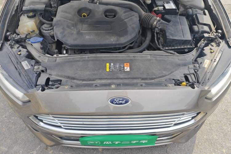 Used Ford Mondeo 2013 2.0L GTDi 200 Fashion Edition Engine Bay