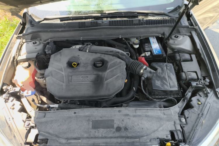 Used Ford Mondeo 2013 2.0L GTDi 200 Fashion Edition Engine Bay