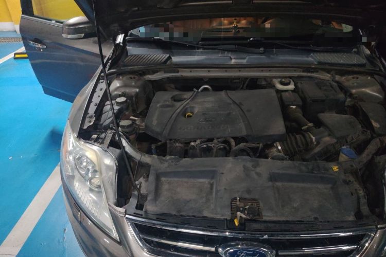 Used Ford Mondeo 2013 2.3L Luxury Model Engine Bay Right