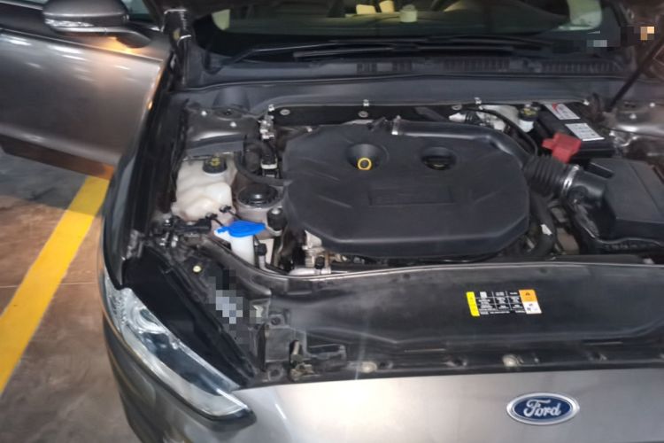 Used Ford Mondeo 2013 2.0L GTDi 200 Fashion Edition Engine Bay Right