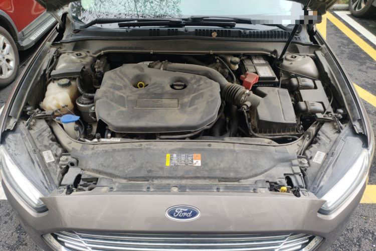 Used Ford Mondeo 2013 2.0L GTDi 200 Luxury Model Engine Bay