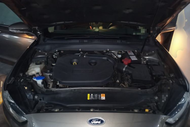 Used Ford Mondeo 2013 2.0L GTDi 200 Fashion Edition Engine Bay