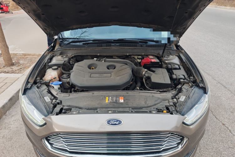 Used Ford Mondeo 2013 2.0L GTDi240 Luxury Sport Model Engine Bay
