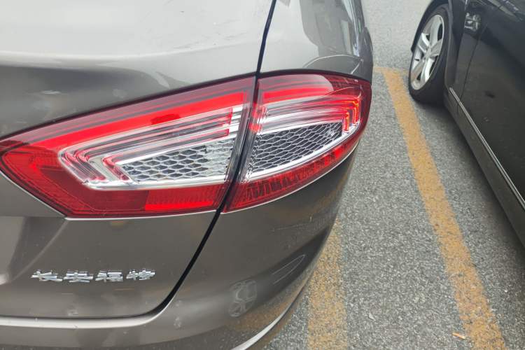 Used Ford Mondeo 2013 2.3L Fashion Edition Exterior 6