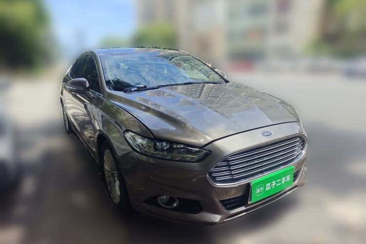Used Ford Mondeo 2013 2.0L GTDi 200 Luxury Model Front Right 45 Deg