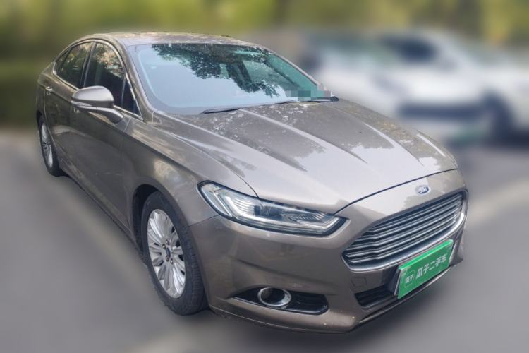 Used Ford Mondeo 2013 2.0L GTDi 200 Luxury Model Front Right 45 Deg