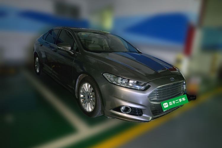 Used Ford Mondeo 2013 2.0L GTDi 200 Luxury Model Front Right 45 Deg