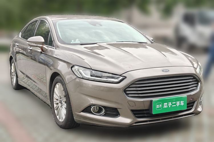 Used Ford Mondeo 2013 2.0L GTDi 200 Luxury Model Front Right 45 Deg