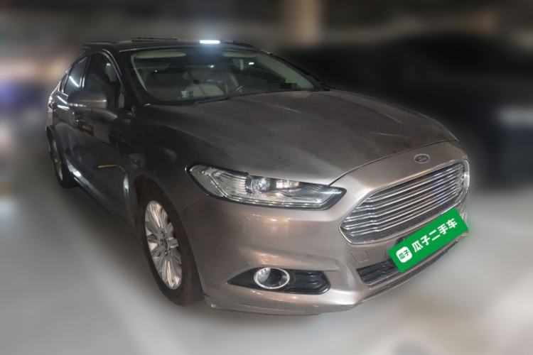 Used Ford Mondeo 2013 2.0L GTDi 200 Luxury Model Front Right 45 Deg