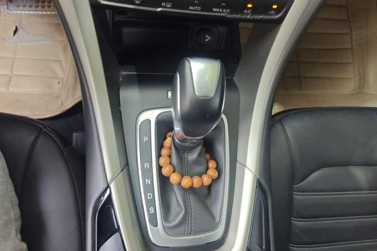 Used Ford Mondeo 2013 2.0L GTDi 200 Luxury Model Gear Lever