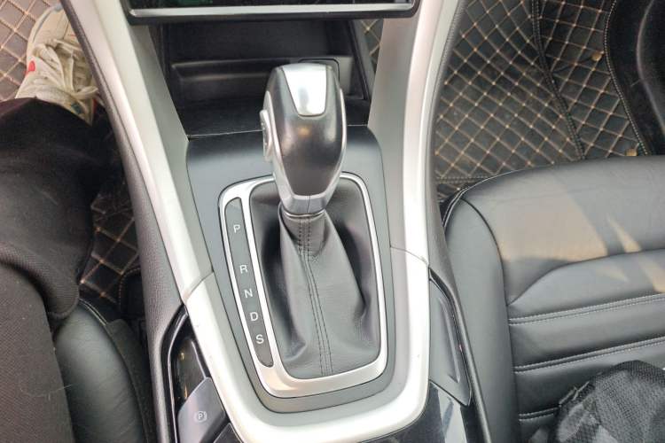 Used Ford Mondeo 2013 1.5L GTDi180 Fashion Edition Gear Lever