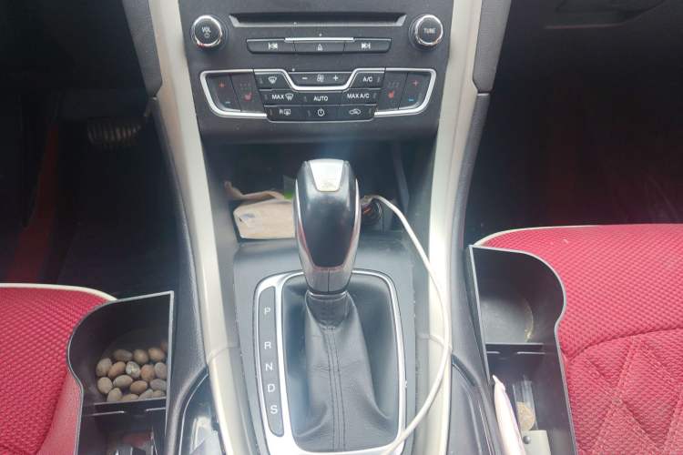 Used Ford Mondeo 2013 2.0L GTDi 200 Luxury Model Gear Lever