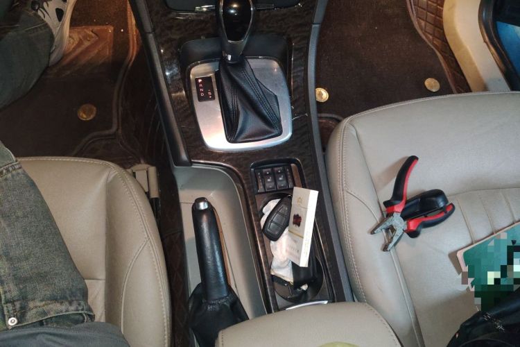 Used Ford Mondeo 2013 2.3L Luxury Model Gear Lever
