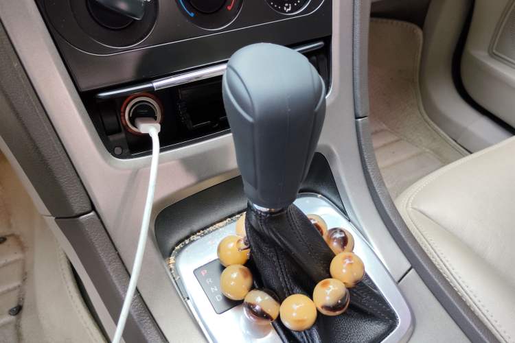 Used Ford Mondeo 2013 2.3L Fashion Edition Gear Lever