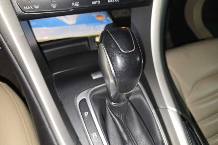 Used Ford Mondeo 2013 2.0L GTDi 200 Luxury Model Gear Lever