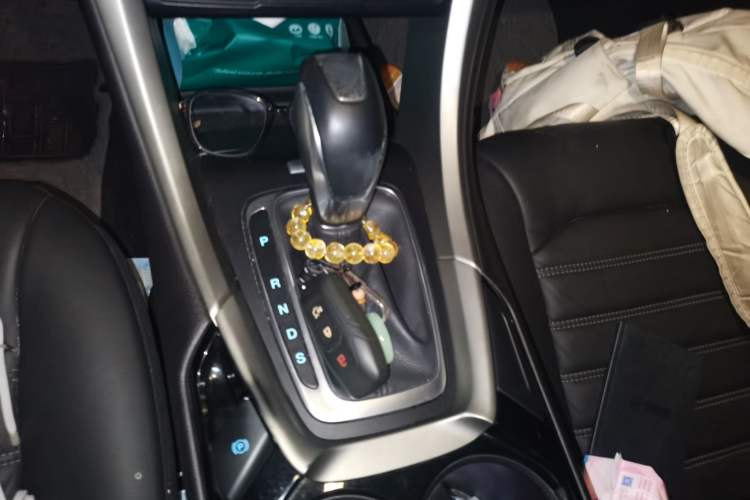 Used Ford Mondeo 2013 2.0L GTDi 200 Fashion Edition Gear Lever