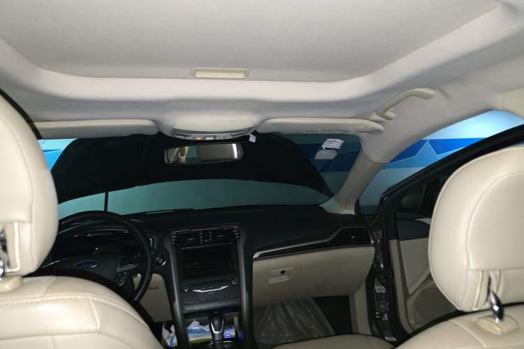 Used Ford Mondeo 2013 2.0L GTDi 200 Luxury Model Headliner