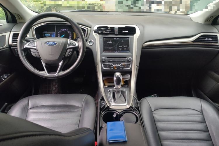 Used Ford Mondeo 2013 2.0L GTDi 200 Luxury Model Interior 2