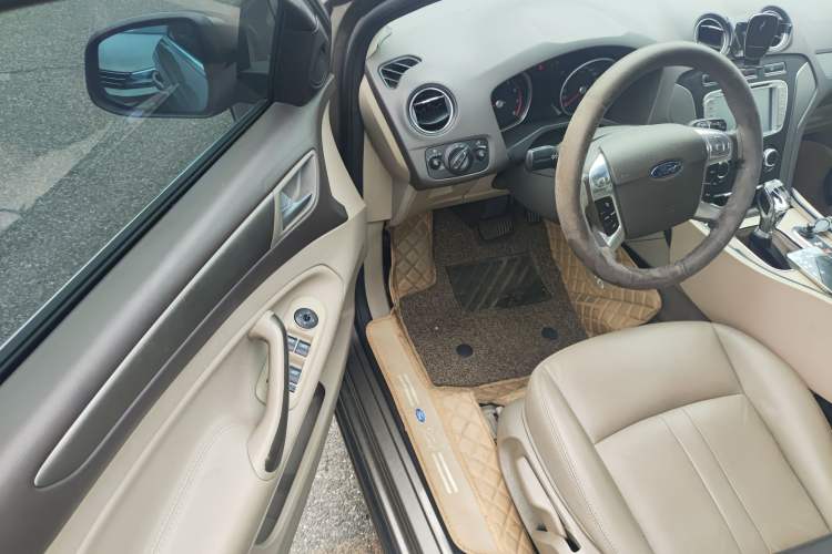 Used Ford Mondeo 2013 2.3L Fashion Edition Interior 3