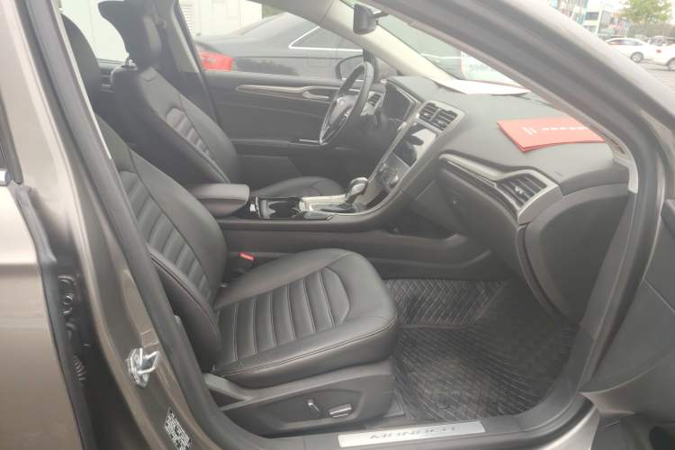 Used Ford Mondeo 2013 2.0L GTDi 200 Fashion Edition Interior 5