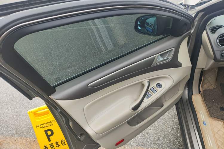 Used Ford Mondeo 2013 2.3L Fashion Edition Interior 7
